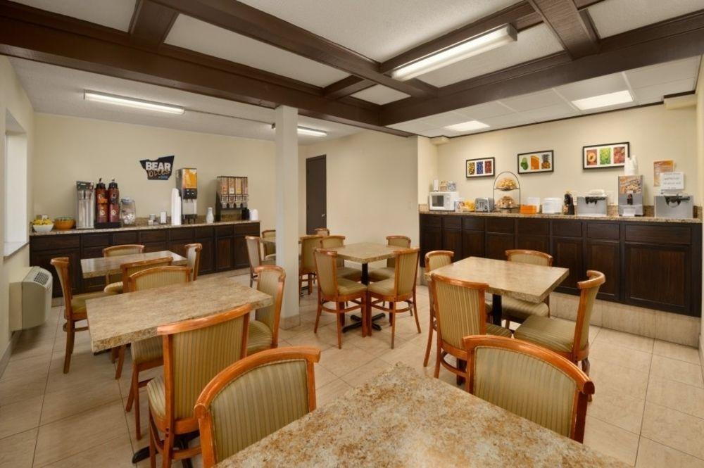 Rodeway Inn Clearwater - Central Exteriér fotografie